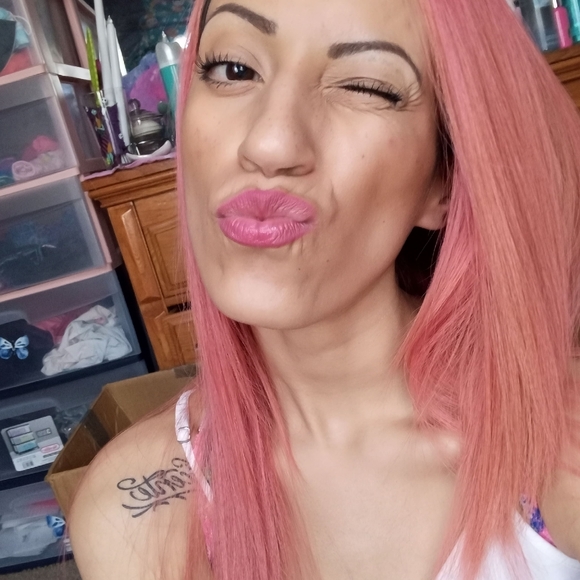 Meet your Posher, Anna - Picture 2 of 4